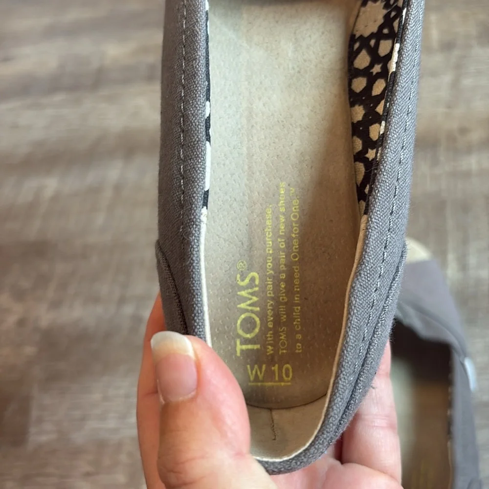 TOMS Calypso Wedge Canvas Sandals Women’s 10 Grey Peep Toe Espadrille Heels